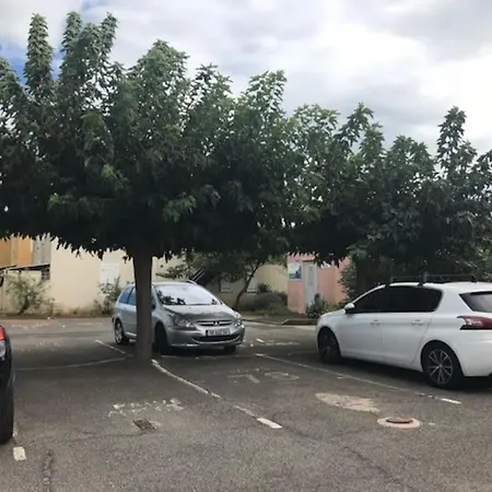 De Plain-pied A 2 Min A Pied De La Plage. * Agde