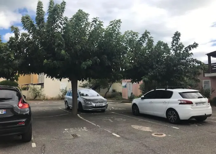 De Plain-pied à 2 Min à Pied De La Plage. * Agde