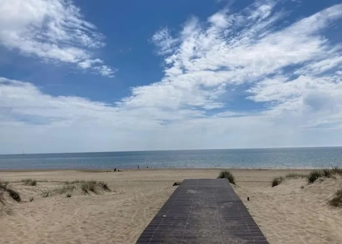 Appartement De Plain-pied à 2 Min à Pied De La Plage. *