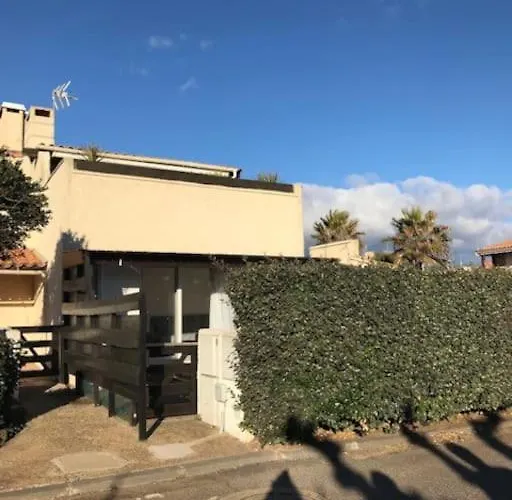 De Plain-pied A 2 Min A Pied De La Plage. *